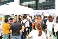 Xếp hàng mua vé 599.000 VNĐ bay ngay tháng 6 tại Bamboo Airways Tower