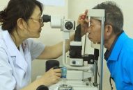 70 bệnh nhân được chuyên gia Trung Quốc phẫu thuật mắt miễn phí