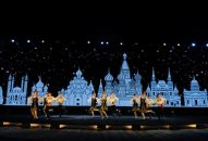 Ngỡ ngàng trước màn trình diễn chuyên nghiệp của thiếu nhi quốc tế trong gala tại Vinpearl Land Nam Hội An