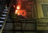 Kịp thời dập tắt đám cháy tại đường Miếu Hai Xã.