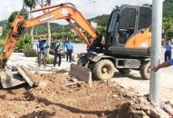 Mưa lớn gây sạt lở vỉa hè con đường lớn nhất của Quảng Ninh