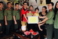 Chi đoàn Phòng PA01-PA02-PA06: Trao quà con em CBCS có hoàn cảnh khó khăn