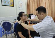 Cô gái lở loét vùng cổ vì chữa Basedow theo thầy lang