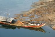 Xử phạt cán bộ xã vì khai thác cát, sỏi trái phép