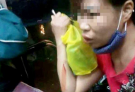 Truy tìm nhóm lạ mặt ném vỡ kính xe khách ở Thanh Hóa làm 1 phụ nữ bị thương