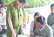 Quần chúng giúp công an vận động đối tượng truy nã ra đầu thú