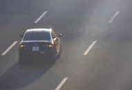Ô tô liều lĩnh đi lùi trên cao tốc Hà Nội – Hải Phòng