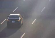 Phát hiện xe ô-tô cố tình đi lùi trên cao tốc Hà Nội – Hải Phòng