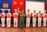Công an quận Hồng Bàng: Công bố quyết định nâng lương, thăng cấp bậc hàm cho CBCS