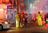 Điều khiển ô tô bật đèn pha khi vào thành phố sẽ bị phạt tiền từ 600.000 đến 800.000 đồng