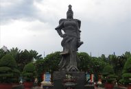 Hải Phòng: Tượng đài nữ tướng Lê Chân đang bị bong tróc