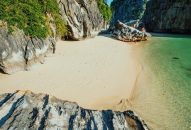 [Video] Khám phá rặng san hô trên vịnh Lan Hạ hoang sơ bằng kayak