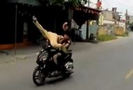 Nam thanh niên không đội mũ bảo hiểm tông trọng thương CSGT