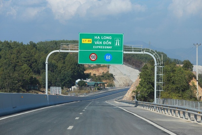 Biển báo tốc độ tối đa đã được thay đổi từ 80km trên giờ lên 100km trên giờ