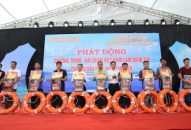 Agribank trao tặng 150 phần quà tại Lễ Phát động Chương trình “Hải quân Việt Nam làm điểm tựa cho ngư dân vươn khơi, bám biển”