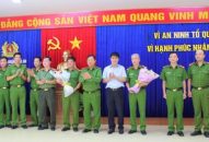 Công an thành phố khen thưởng Công an quận Kiến An