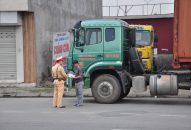 Phòng CSGT đường bộ – đường sắt ra quân tổng kiểm soát xe ô tô chở khách, container và xe mô tô