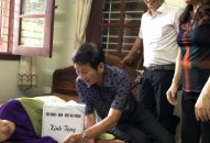 Thăm, tặng quà Mẹ Việt Nam anh hùng tại quận Hải An