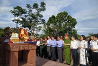 Đoàn cán bộ lãnh đạo thành phố Hải Phòng dâng hương tưởng niệm các anh hùng liệt sỹ tại Quảng Trị