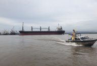 Trạm Kiểm soát giao thông Bạch Đằng: Kịp thời phân luồng, hỗ trợ tàu mắc cạn