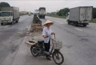 Cắm biển hạn chế tốc độ và gờ giảm tốc tại các điểm mở dải phân cách trên Quốc lộ 5