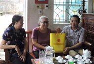 Đoàn đại biểu Quốc hội thành phố thăm, tặng quà gia đình chính sách, người có công trên địa bàn huyện Kiến Thụy