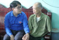 Thành đoàn Hải Phòng thăm, tặng quà gia đình chính sách nhân dịp 27/7