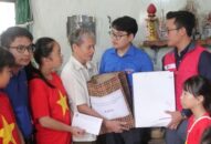 Thành đoàn Hải Phòng thăm, tặng quà gia đình chính sách