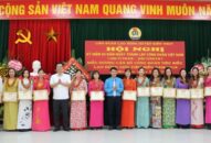 LĐLĐ huyện Kiến Thụy: biểu dương 28 cán bộ, CNVLĐ tiêu biểu năm 2018