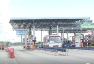 Công an thành phố phối hợp xử lý dứt điểm việc xe đâm barie vượt trạm thu phí Tiên Cựu