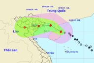 Bão giật cấp 12 cách đất liền Quảng Ninh-Hải Phòng khoảng 360 km