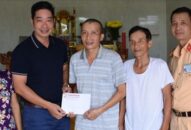 Báo CAND thăm hỏi CSGT Hải Phòng bị người đi xe máy hất tung