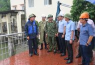 Phó Chủ tịch UBND thành phố Lê Khắc Nam kiểm tra công tác phòng, chống cơn bão số 3 tại quận Ngô Quyền và Dương Kinh