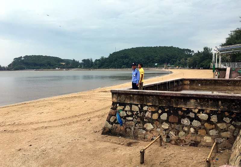 Địa phương đã ra công điện khẩn cấm nhân dân và du khách tắm biển từ 12 giờ ngày 1-8