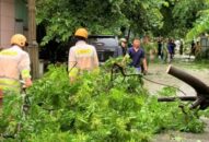 Công an quận Hồng Bàng phối hợp với các lực lượng khắc phục nhanh hậu quả cơn bão số 3