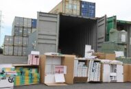 Bắt giữ 1 container phụ kiện Trung Quốc gắn mác Việt Nam