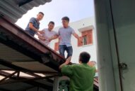 Công an quận Lê Chân: Kịp thời khống chế đối tượng ngáo đá trên nóc nhà