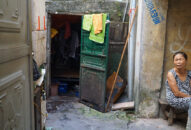 Hải Phòng đưa người nghèo sống gầm cầu thang đến nơi ở mới