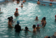 Dạy bơi miễn phí cho cộng đồng