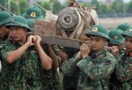 Di dời quả bom nặng 250kg nằm trên sông Tam Bạc