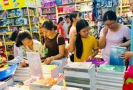 Sôi động thị trường đồ dùng học sinh đầu năm học mới
