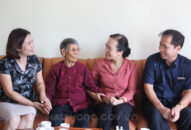 Phó Bí thư Thường trực Thành ủy thăm, tặng quà gia đình chính sách nhân dịp Kỷ niệm 74 năm Cách mạng Tháng Tám và Quốc khánh 2/9