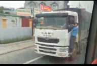 Xử lý nghiêm lái xe chở hàng quá tải, chống người thực thi nhiệm vụ