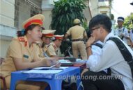 Trong 1 giờ, xử lý 25 trường hợp học sinh, sinh viên vi phạm Luật giao thông