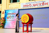 Phó Bí thư Thường trực Thành ủy Nguyễn Thị Nghĩa dự Lễ khai giảng năm học 2019 – 2020 tại trường THPT Ngô Quyền