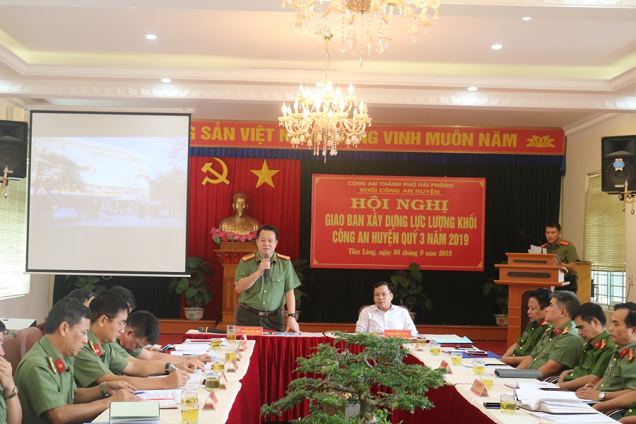 Đồng chí Nguyễn Quốc Hùng- Phó Giám đốc CATP chỉ đạo tại hội nghị