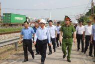 Xóa bỏ toàn bộ đường ngang bất hợp pháp đi qua đường sắt