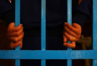 Truy tố quản giáo trại giam nhiều lần cho phạm nhân thuê điện thoại gọi về nhà