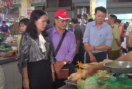 Hội liên hiệp Phụ nữ thành phố giám sát VSATTP trên địa bàn thị trấn Cát Bà