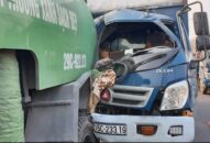 Tông đuôi xe môi trường trên đường vành đai 3, tài xế xe tải nhập viện